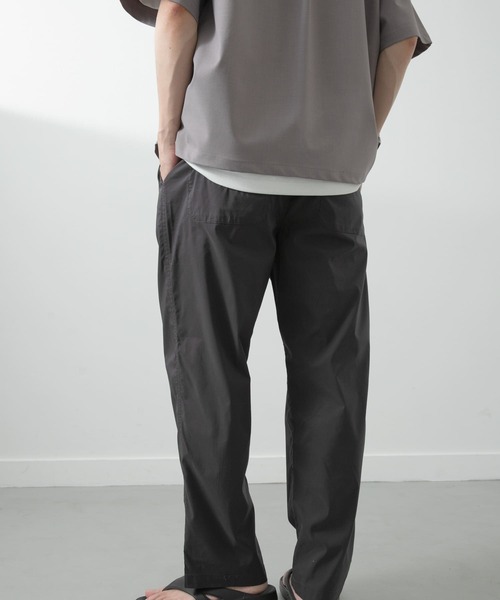ITEMS URBANRESEARCH(アイテムズ アーバンリサーチ)の「接触冷感タイプライターイージーパンツ(その他パンツ・メンズ・ベージュ/グレー/ブラック・LARGE/MEDIUM)」の8枚目の写真