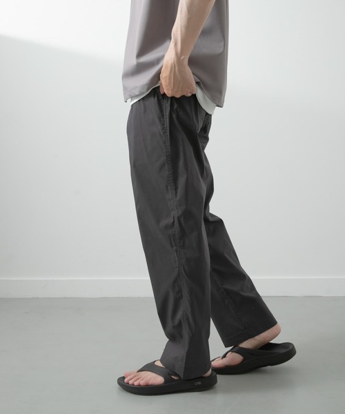 ITEMS URBANRESEARCH(アイテムズ アーバンリサーチ)の「接触冷感タイプライターイージーパンツ(その他パンツ・メンズ・ベージュ/グレー/ブラック・LARGE/MEDIUM)」の7枚目の写真