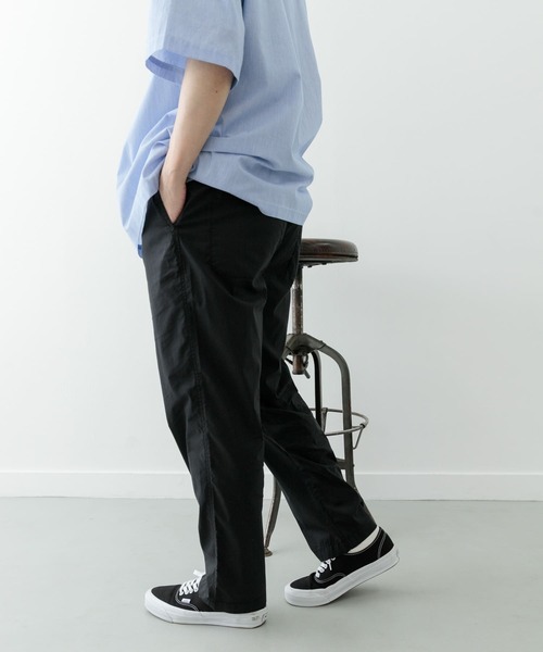 ITEMS URBANRESEARCH(アイテムズ アーバンリサーチ)の「接触冷感タイプライターイージーパンツ(その他パンツ・メンズ・ベージュ/グレー/ブラック・LARGE/MEDIUM)」の17枚目の写真