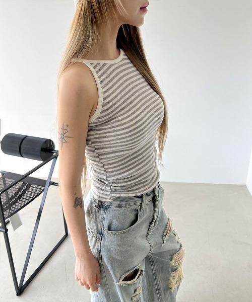 4INT.(フォイント)の「ボーダー パンチング クロップド キャミソール(Tシャツ/カットソー・レディース・ブラック/グレー/ブルー・FREE)」の15枚目の写真