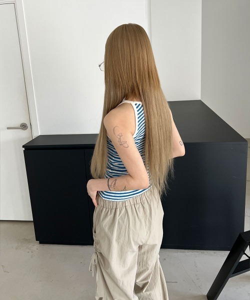 4INT.(フォイント)の「ボーダー パンチング クロップド キャミソール(Tシャツ/カットソー・レディース・ブラック/グレー/ブルー・FREE)」の11枚目の写真