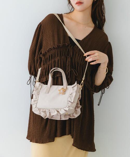 RODE SKO(ロデスコ)の「スターチャームフリルミニトートバッグ(ハンドバッグ・レディース・アイボリー/モカ/ブラック・ONE)」の9枚目の写真