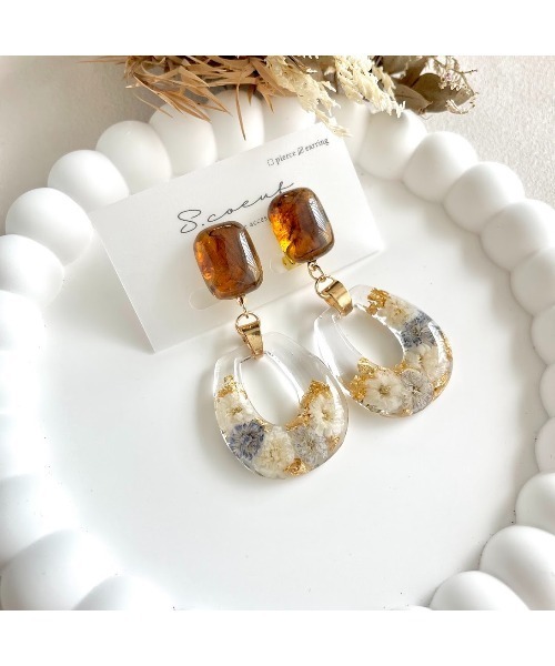 VIBGYOR(ヴィブジョー)の「【S.coeuf】イヤリング こはくカボション×お花のバッグ(MA)(イヤリング・レディース・ブルー/パープル・FREE)」の4枚目の写真