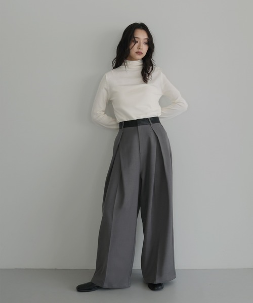 hellam(へラム)の「ウエストレザータックパンツ(スラックス・レディース・ブラック/ベージュ/ブラウン/カーキ/チャコール・FREE)」の1枚目の写真