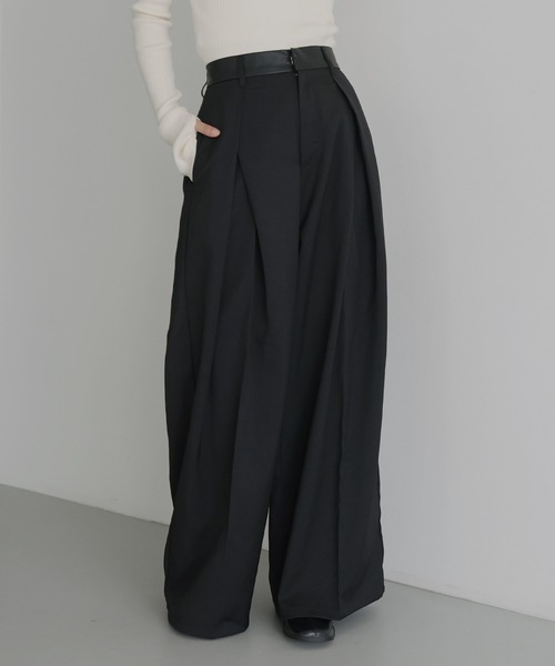 hellam(へラム)の「ウエストレザータックパンツ(スラックス・レディース・ブラック/ベージュ/ブラウン/カーキ/チャコール・FREE)」の16枚目の写真