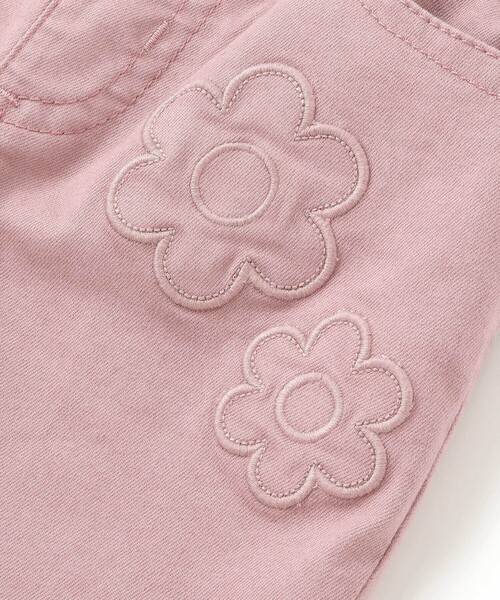 BeBe Petits Pois Vert（ベベプチポワヴェール）の「【店舗限定】花パッチワークカラーデニムロングパンツ（デニムパンツ・キッズ・ピンク/ネイビー・150cm/130cm/140cm/100cm/120cm/110cm）」の12枚目の写真