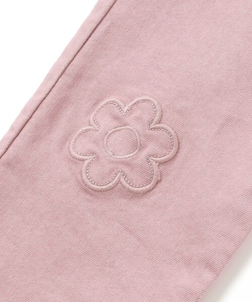 BeBe Petits Pois Vert（ベベプチポワヴェール）の「【店舗限定】花パッチワークカラーデニムロングパンツ（デニムパンツ・キッズ・ピンク/ネイビー・150cm/130cm/140cm/100cm/120cm/110cm）」の15枚目の写真