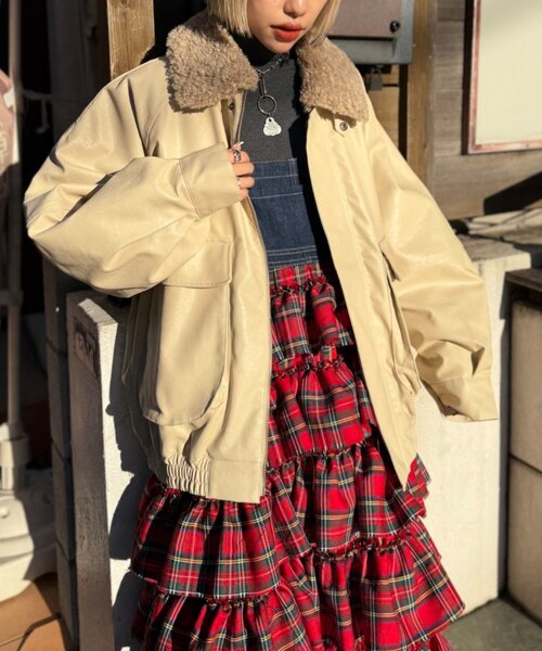 w closet（ダブルクローゼット）の「ボア付きフェイクレザージャケット（ブルゾン・レディース・ブラウン/ブラック/アイボリー・MEDIUM/LARGE）」の5枚目の写真