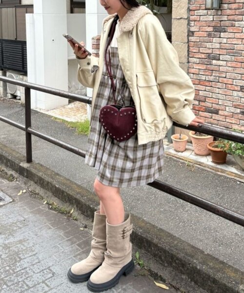 w closet（ダブルクローゼット）の「ボア付きフェイクレザージャケット（ブルゾン・レディース・ブラウン/ブラック/アイボリー・MEDIUM/LARGE）」の18枚目の写真