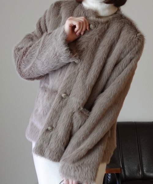 セール】金釦フェイクファーノーカラージャケット（ノーカラー