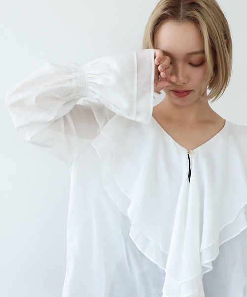 Three Four Time（ｽﾘｰﾌｫｰﾀｲﾑ）の「シアーフリルカラーブラウス（シャツ/ブラウス・レディース・ベージュ/オフホワイト・FREE）」の22枚目の写真