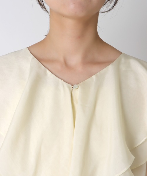 Three Four Time（ｽﾘｰﾌｫｰﾀｲﾑ）の「シアーフリルカラーブラウス（シャツ/ブラウス・レディース・ベージュ/オフホワイト・FREE）」の12枚目の写真