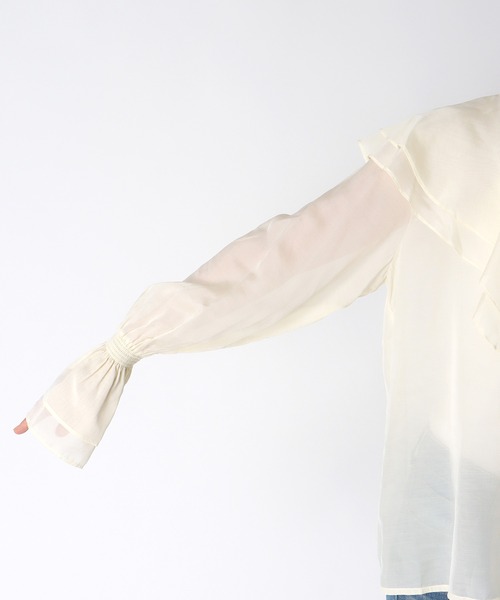 Three Four Time（ｽﾘｰﾌｫｰﾀｲﾑ）の「シアーフリルカラーブラウス（シャツ/ブラウス・レディース・ベージュ/オフホワイト・FREE）」の13枚目の写真