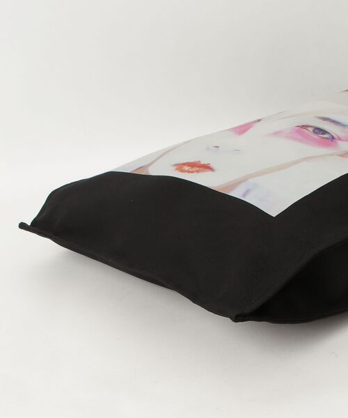 MEDICOM TOY（メディコムトイ）の「MLE 坂本龍一 「左うでの夢」 TOTE BAG（トートバッグ・メンズ・ブラック・FREE）」の4枚目の写真