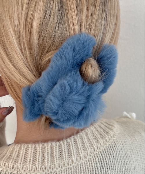 kutir（クティール）の「kutirlune／フェイクファーヘアクリップ（バレッタ/ヘアクリップ・レディース・モカ/ベージュ/ホワイト/ブラック/ブルー・FREE）」の5枚目の写真