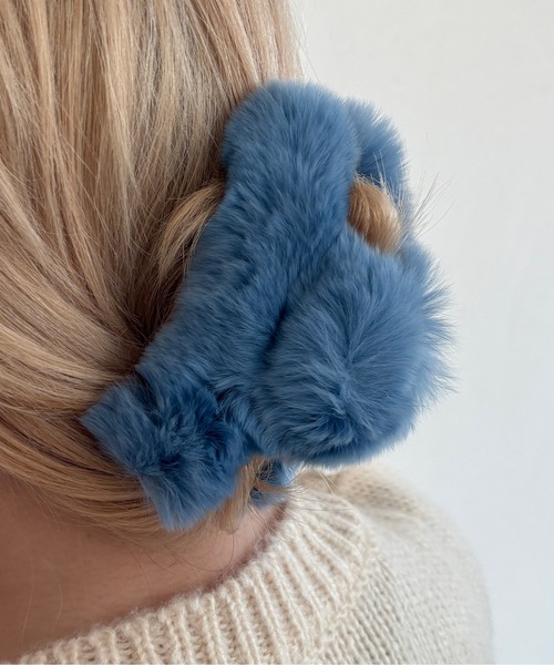 kutir（クティール）の「kutirlune／フェイクファーヘアクリップ（バレッタ/ヘアクリップ・レディース・モカ/ベージュ/ホワイト/ブラック/ブルー・FREE）」の8枚目の写真