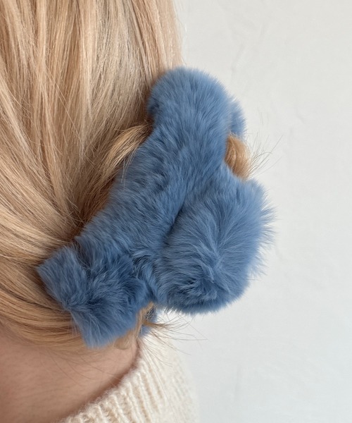 kutir（クティール）の「kutirlune／フェイクファーヘアクリップ（バレッタ/ヘアクリップ・レディース・モカ/ベージュ/ホワイト/ブラック/ブルー・FREE）」の14枚目の写真