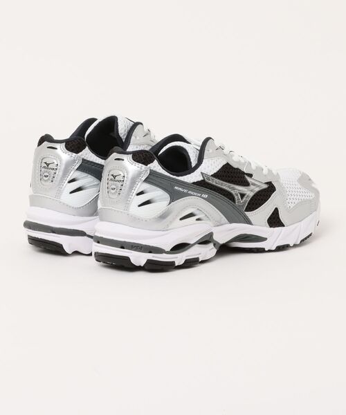 MIZUNO（ミズノ　）の「mizuno ミズノ WAVE RIDER 10【軽量】メンズスニーカー(ウエーブライダー10)（スニーカー・メンズ・ホワイト×ブラック・26.0cm/26.5cm/27.0cm/27.5cm/28.0cm/25.5cm）」の2枚目の写真