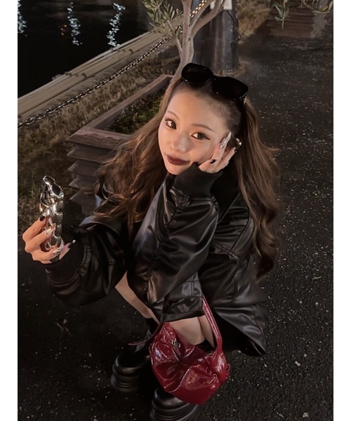 jouetie(ジュエティ)の「フェイクレザーライダースMA-1ジャケット(MA-1・レディース・ブラック/アイボリー・MEDIUM)」の15枚目の写真