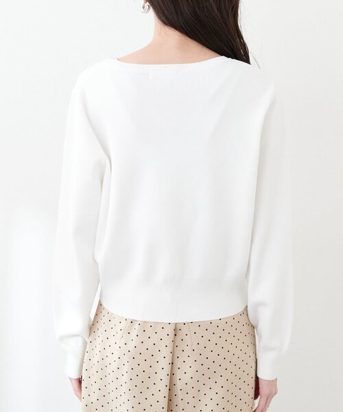 natural couture(ナチュラルクチュール)の「【WEB限定】パール釦総針カーデ(カーディガン/ボレロ・レディース・ピンク/ボルドー/ベージュ/サックスブルー/オフホワイト/チャコールグレー・FREE)」の8枚目の写真