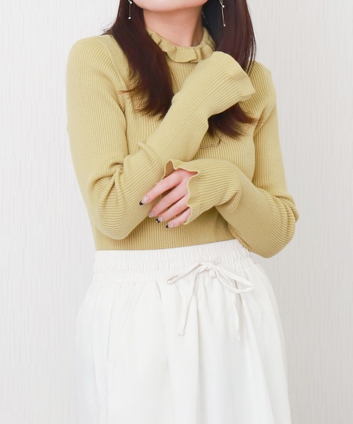 libelle more（リベル モア）の「【洗濯機で洗える】フリルネックリブニットプルオーバー（ニット/セーター・レディース・ベージュ/イエロー/レッド/オフホワイト/ブラック・M/L）」の5枚目の写真