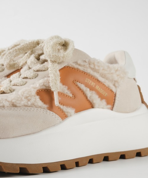 新品未使用 STEVE MADDEN スエードファー厚底スニーカー 24.5 スティーブ マデン STEVE MADDEN スエードファー厚底スニーカー