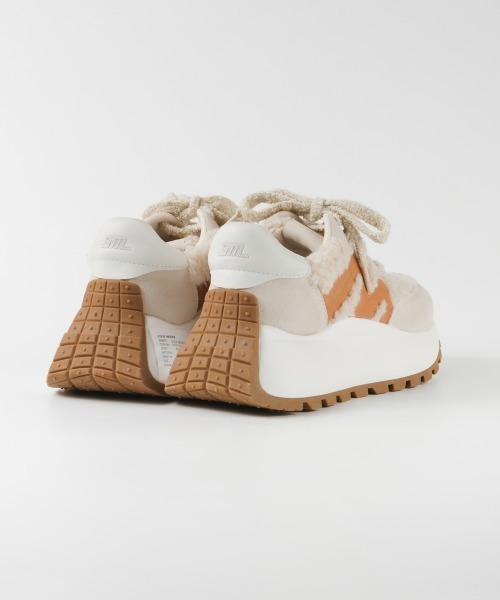 STEVE MADDEN(スティーブマデン)の「【先着でクマチャームノベルティ付き】スエードファー厚底スニーカー/S.MADDEN SUPERCAMPO-F(スニーカー・レディース・ベージュ系その他/アイボリー・22.5cm/23.0cm/23.5cm/23.5-24/24.0cm/24.5cm)」の7枚目の写真