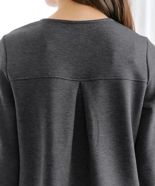 Tiaclasse(ティアクラッセ)の「ボンディングパフスリーブチュニック(Tシャツ/カットソー・レディース・モカ/チャコールグレー/ブラック/ホワイト系・XL/XXL)」の8枚目の写真