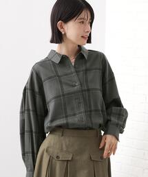 インしてる風にも着られるチェックシャツ
