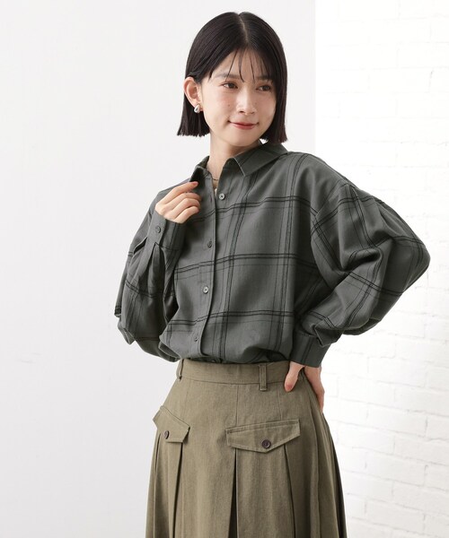 THE SHOP TK (ザ ショップ ティーケー )の「インしてる風にも着られるチェックシャツ(シャツ/ブラウス・レディース・ブラック系その他2/アイボリー系1・12/13)」の4枚目の写真