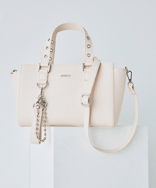 MURUA（ムルーア）の「MURUA(ムルーア)2WAYハンドバッグ MR-B1404 ベルトチャーム（ハンドバッグ・レディース・アイボリー/ブラック・FREE）」の2枚目の写真