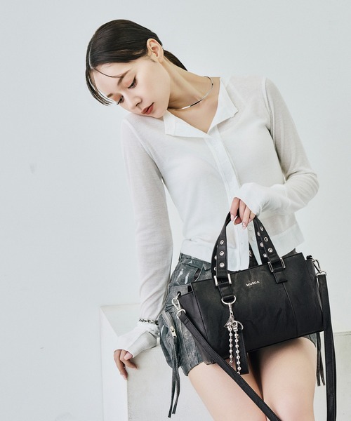 MURUA（ムルーア）の「MURUA(ムルーア)2WAYハンドバッグ MR-B1404 ベルトチャーム（ハンドバッグ・レディース・アイボリー/ブラック・FREE）」の4枚目の写真