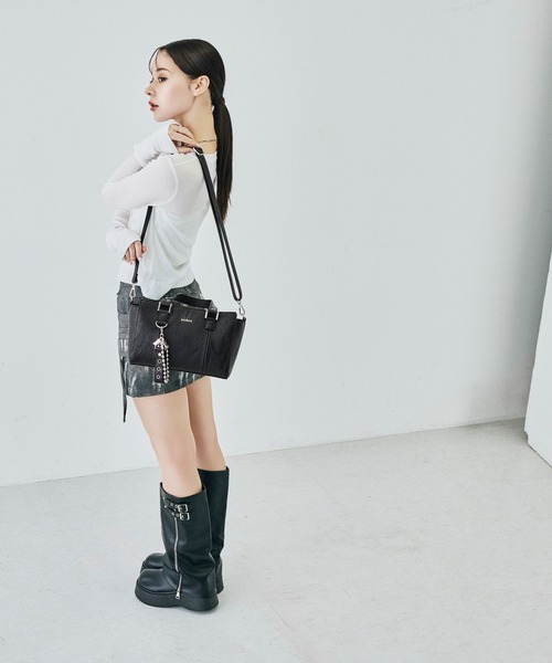 MURUA（ムルーア）の「MURUA(ムルーア)2WAYハンドバッグ MR-B1404 ベルトチャーム（ハンドバッグ・レディース・アイボリー/ブラック・FREE）」の7枚目の写真