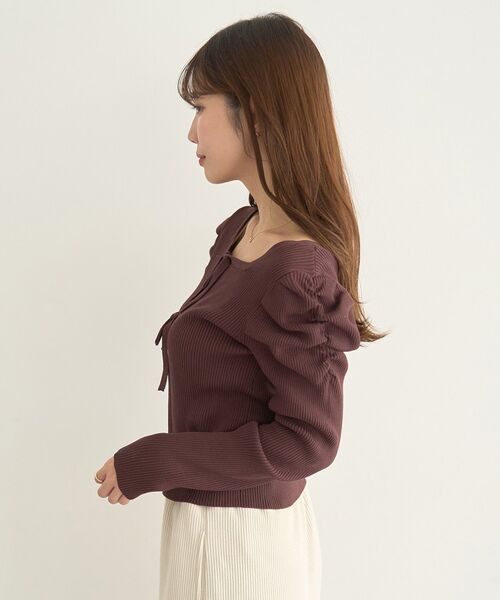 earth music&ecology(アースミュージックアンドエコロジー)の「レイヤード風ギャザーショルダーリブニット(ニット/セーター・レディース・アイボリー/ブラック/ブラウン・FREE)」の8枚目の写真