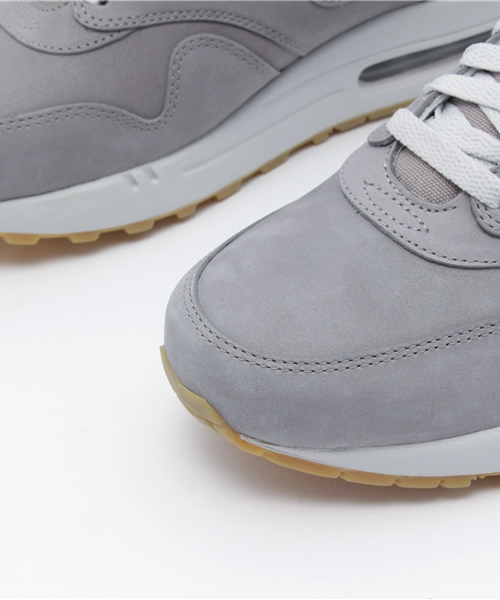 NIKE(ナイキ)の「NIKE AIR MAX 1 LTR PREMIUM(スニーカー・メンズ・グレー/キャメル・27/27.5/26.5)」の6枚目の写真