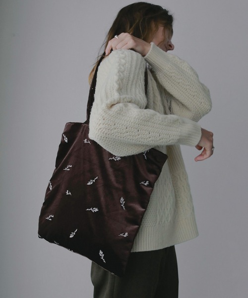 MANOF（マノフ）の「VELOUR EMBROIDERY TOTE BAG（トートバッグ・レディース・ブルー/ブラウン・FREE）」の2枚目の写真