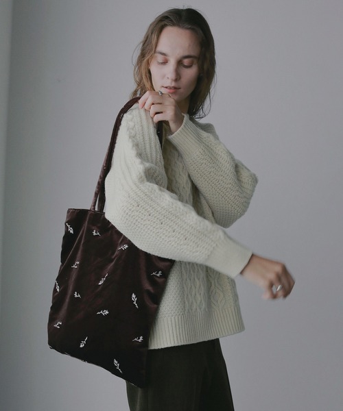 MANOF（マノフ）の「VELOUR EMBROIDERY TOTE BAG（トートバッグ・レディース・ブルー/ブラウン・FREE）」の3枚目の写真