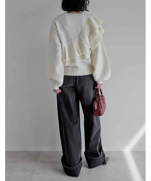 Re:EDIT（リエディ）の「[2025AW COLLECTION]アシメフリルニットプルオーバー（ニット/セーター・レディース・チャコールグレー/グレイッシュベージュ/アイボリー・MEDIUM）」の12枚目の写真