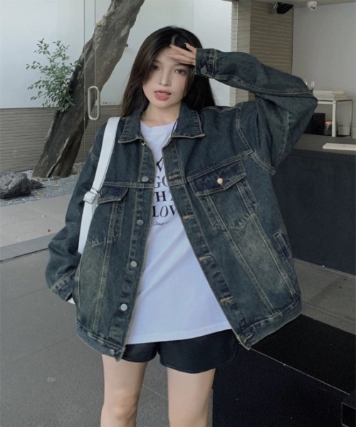Ritzy(リッツィー)の「ヴィンテージ調のダークデニムジャケット(デニムジャケット・レディース・ブルー・M/L)」の6枚目の写真