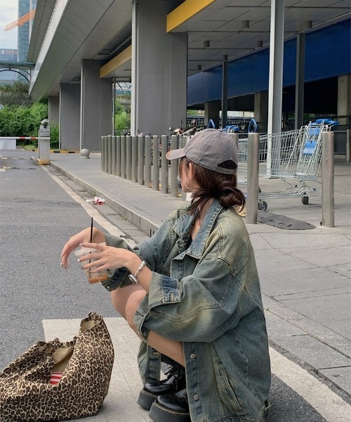 Ritzy(リッツィー)の「ヴィンテージ調のダークデニムジャケット(デニムジャケット・レディース・ブルー・M/L)」の17枚目の写真