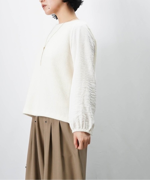 LUCA/LADY LUCK LUCA(ルカ/レディラックルカ)の「LC/LLL バックテープ付ニットソー(Tシャツ/カットソー・レディース・オフホワイト/チャコールグレー・FREE)」の1枚目の写真