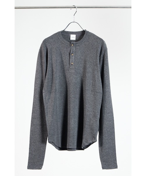 YENN(イエン)の「【 YENN / イエン 】HENRY NECK LONG TEE / ヘンリーネックロングスリーブTシャツ(Tシャツ/カットソー・レディース・チャコール/ベージュ・FREE)」の3枚目の写真