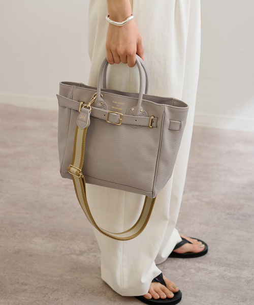 FRAMeWORK（フレームワーク）の「≪追加≫YOUNG&OLSEN 別注ストラップ付きベルトバッグ（ショルダーバッグ・レディース・モカ/ブラック/ベージュ・FREE）」の4枚目の写真