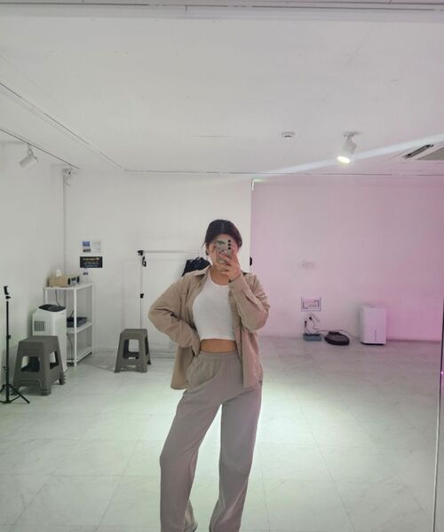 MUSINSA STANDARD WOMAN（ムシンサスタンダードウーマン）の「ウィメンズリラックスドラウンジスウェットパンツ[グレイッシュベージュ]（スウェットパンツ・レディース・その他・SMALL/MEDIUM/LARGE/X-SMALL）」の8枚目の写真