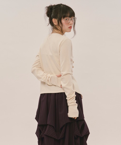 loin nuit（ロワンニュイ）の「asymmetry tuck tops / アシンメトリー