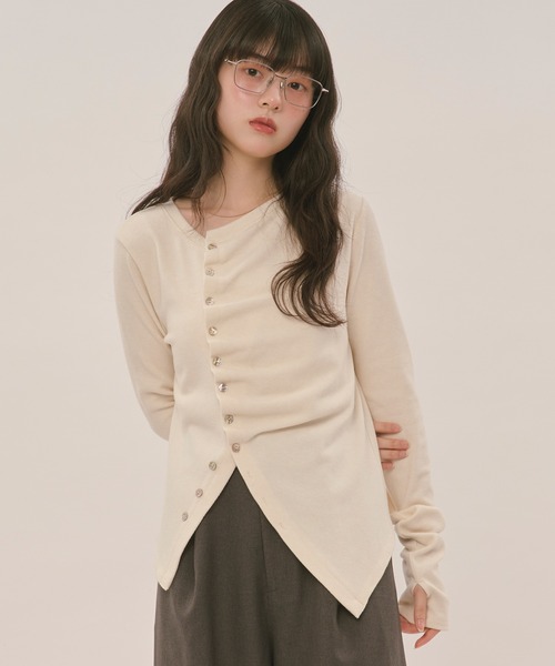 loin nuit(ロワンニュイ)の「asymmetry tuck tops / アシンメトリータックトップス(Tシャツ/カットソー・レディース・ピンク/アイボリー・FREE)」の4枚目の写真