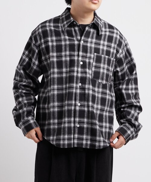 WHO'S WHO gallery(フーズフーギャラリー)の「【WEB限定】KOOKY'Nネルチェックシャツ(シャツ/ブラウス・メンズ・ブラック/ネイビー・MEDIUM/LARGE)」の5枚目の写真