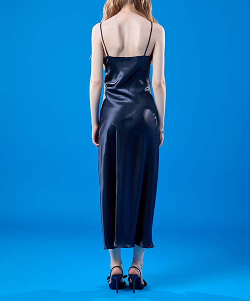 KOLEAT（コレット）の「夏のシャーリングマキシスリムシルクナシワンピース[BLACK]レイヤードワンピースver。（ワンピース・レディース・ブラック・FREE）」の4枚目の写真
