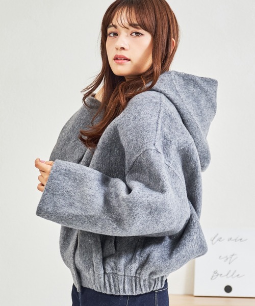 MISCH MASCH(ミッシュマッシュ)の「ZOZO限定 フードボリュームショートコート(その他アウター・レディース・アイボリー/グレー・フリ-)」の2枚目の写真