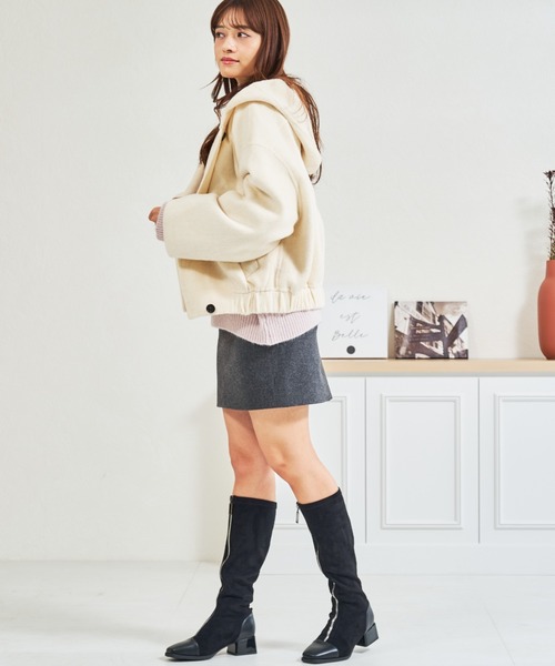 MISCH MASCH(ミッシュマッシュ)の「ZOZO限定 フードボリュームショートコート(その他アウター・レディース・アイボリー/グレー・フリ-)」の9枚目の写真
